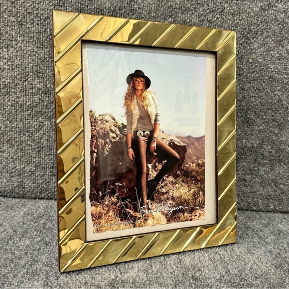 Vintage solid brass 8x10 photo frame raised diagonal lines brown velvet back - Picture 1 of 11
